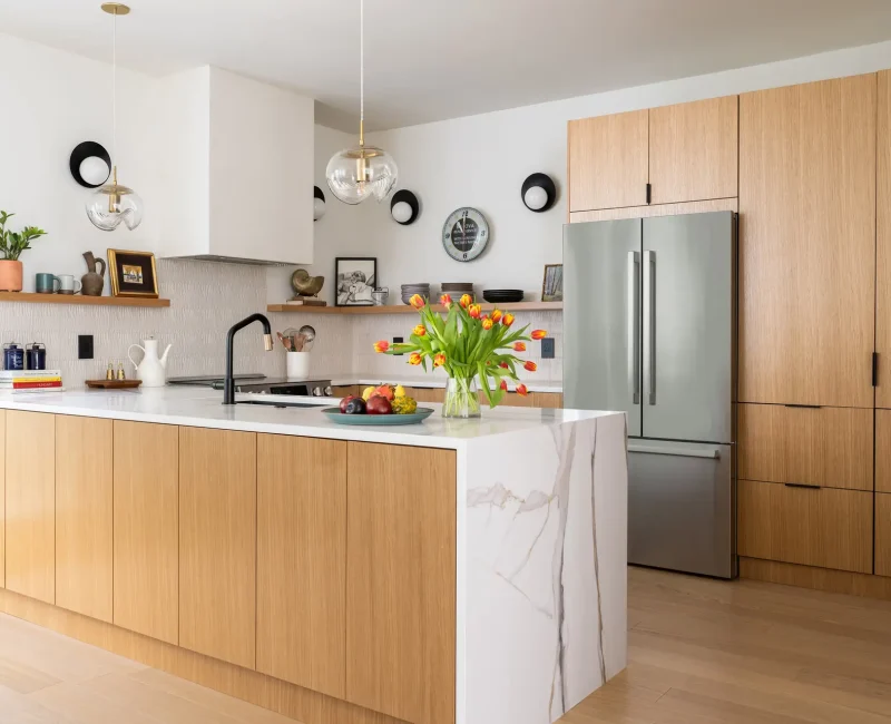 Rift White Oak Sektion Cabinet
