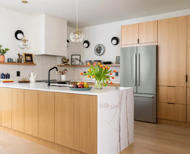 Rift White Oak Sektion Cabinet