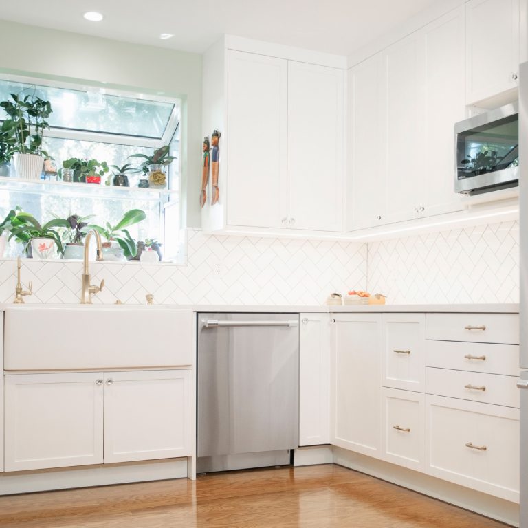 WHITE SHAKER CABINETS